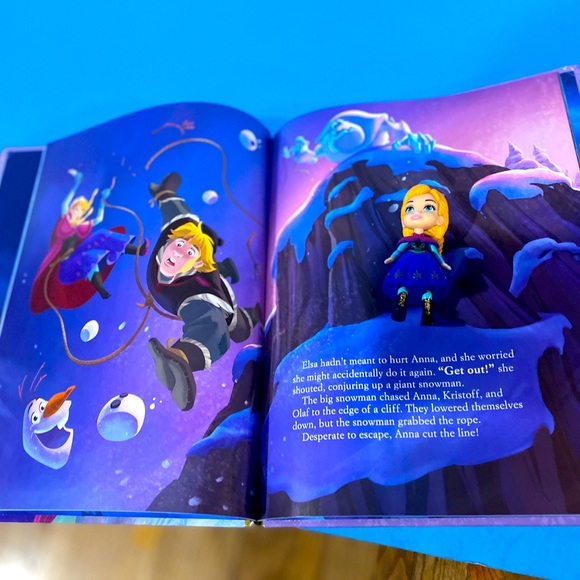 DISNEY FROZEN BUNDLE MINI ANNA, 3 BOOKS LOOK AND FIND, FROZEN II & READ A-LONG - Picture 7 of 15